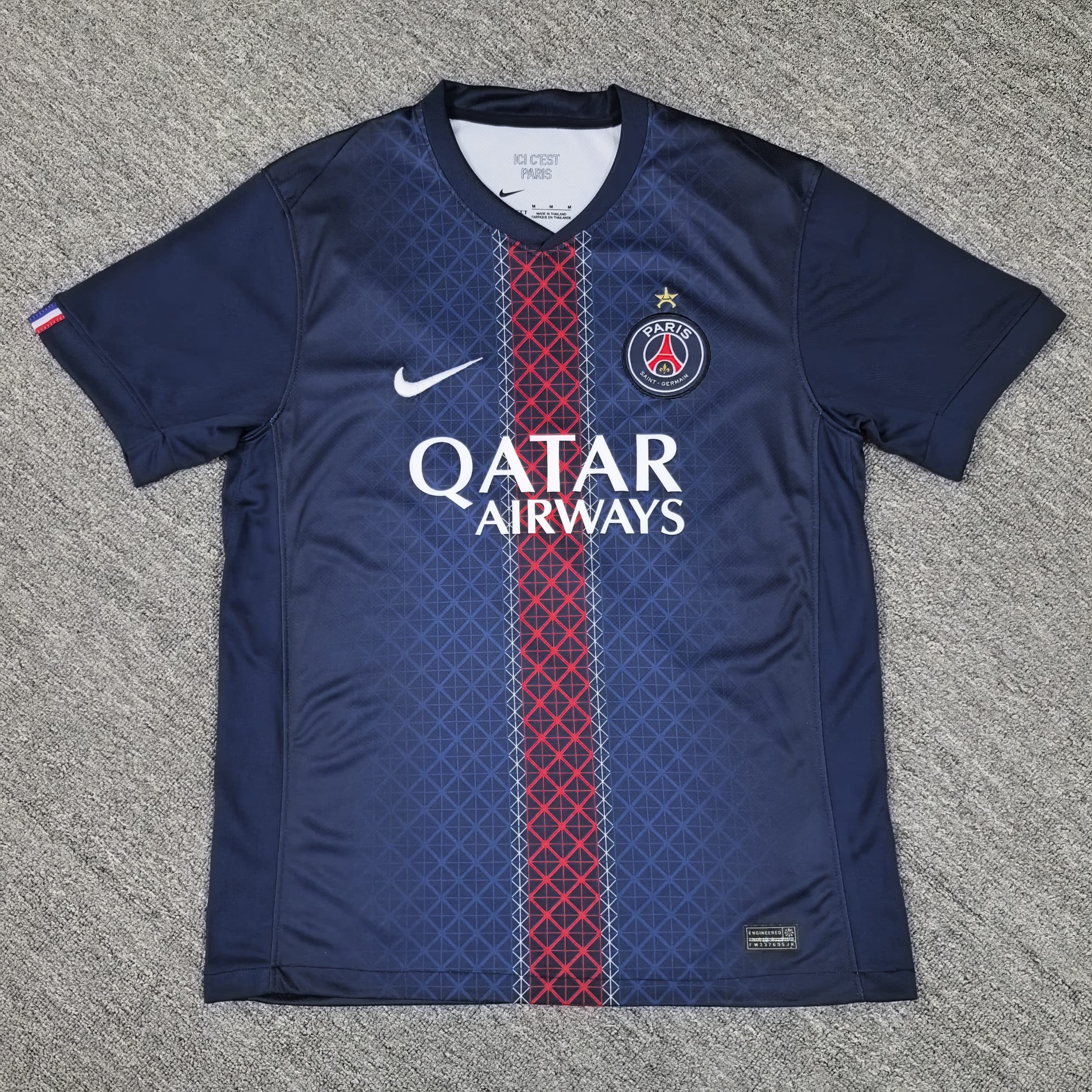 PSG maillot 2526 avec étoile